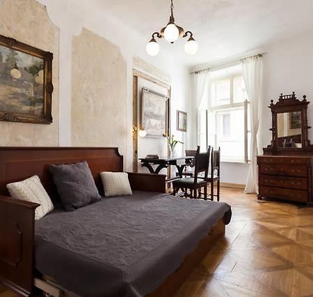 Old Town Apartment ปราก ภายนอก รูปภาพ